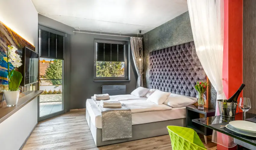 Onyx Luxury Srvr Srvr - Hsvt (min. 2 j)