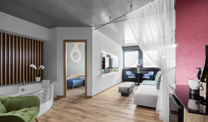 Onyx Luxury Srvr Srvr - Hsvt (min. 2 j)