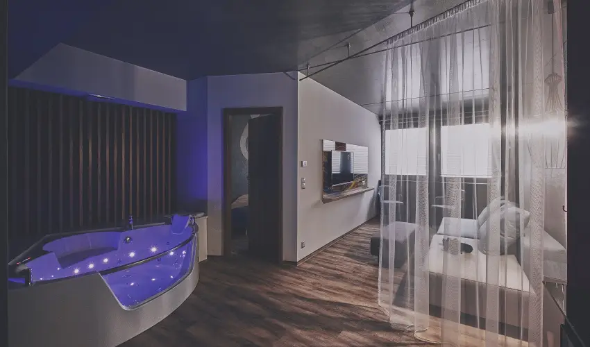 Onyx Luxury Srvr Srvr - Hsvt (min. 2 j)