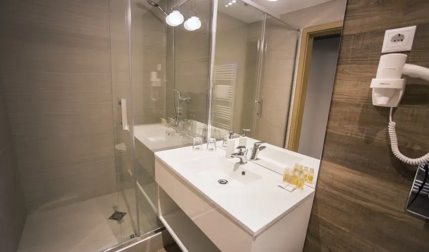 Onyx Luxury Srvr Srvr - Hsvt (min. 2 j)