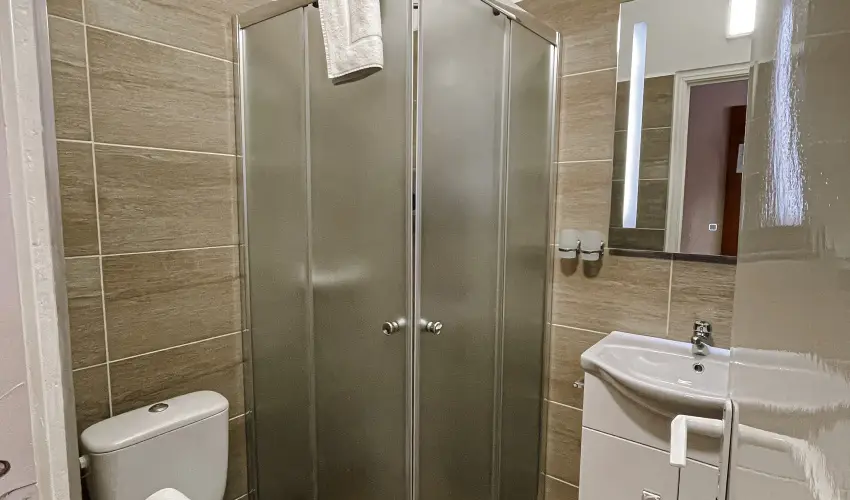 reg-t Hotel Tata - Hsvt 