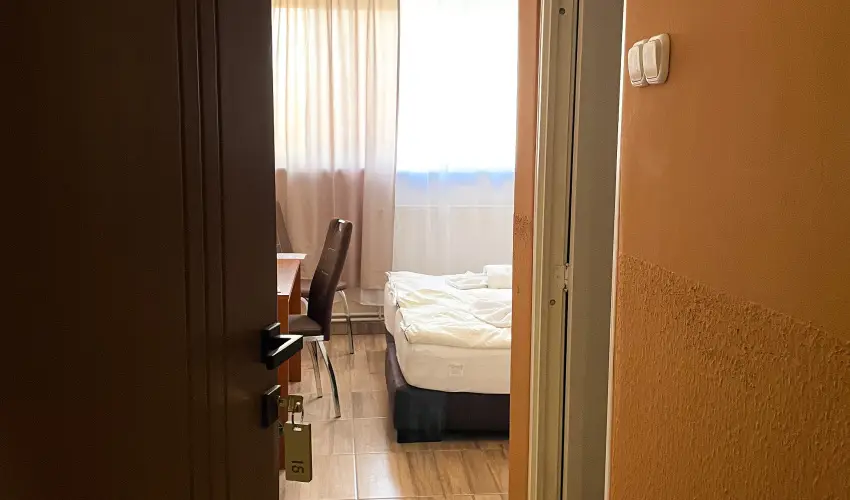 reg-t Hotel Tata - Hsvt 