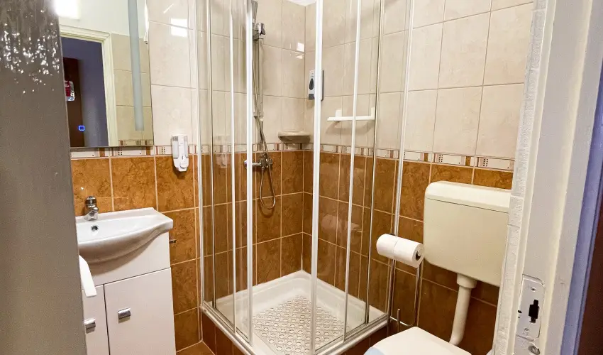 reg-t Hotel Tata - Hsvt 