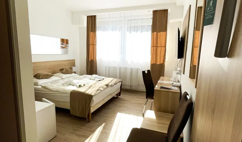 reg-t Hotel Tata - Hsvt 