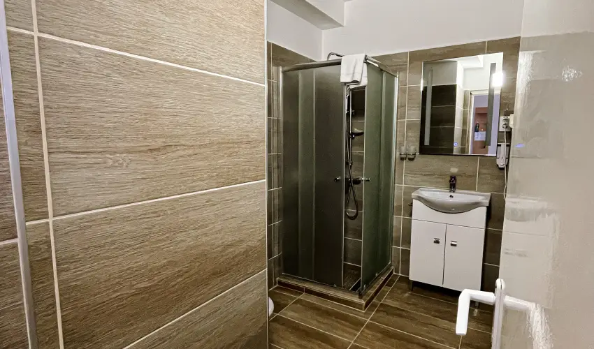 reg-t Hotel Tata - Hsvt 