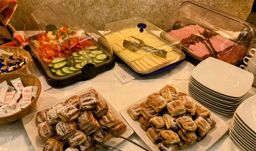 reg-t Hotel Tata - Hsvt 