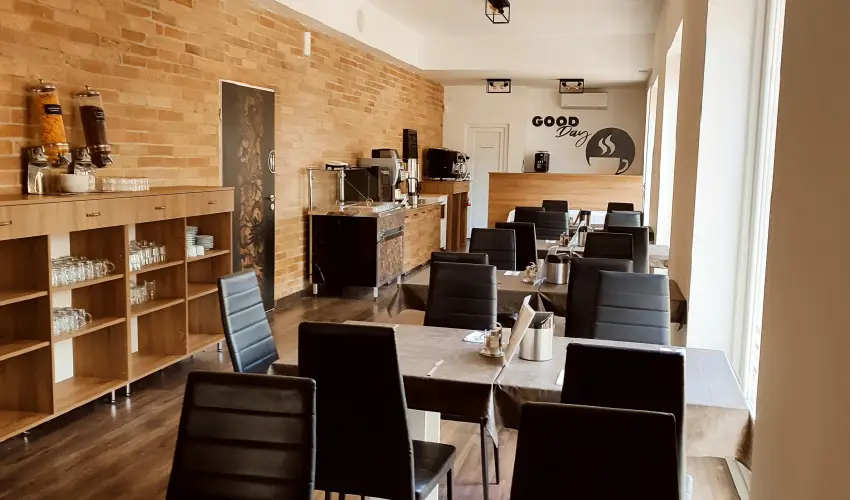 reg-t Hotel Tata - Hsvt 