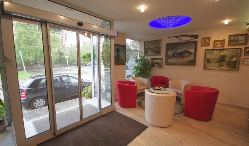 Hotel Vad�szk�rt Sz�kesfeh�rv�r - H�sv�t