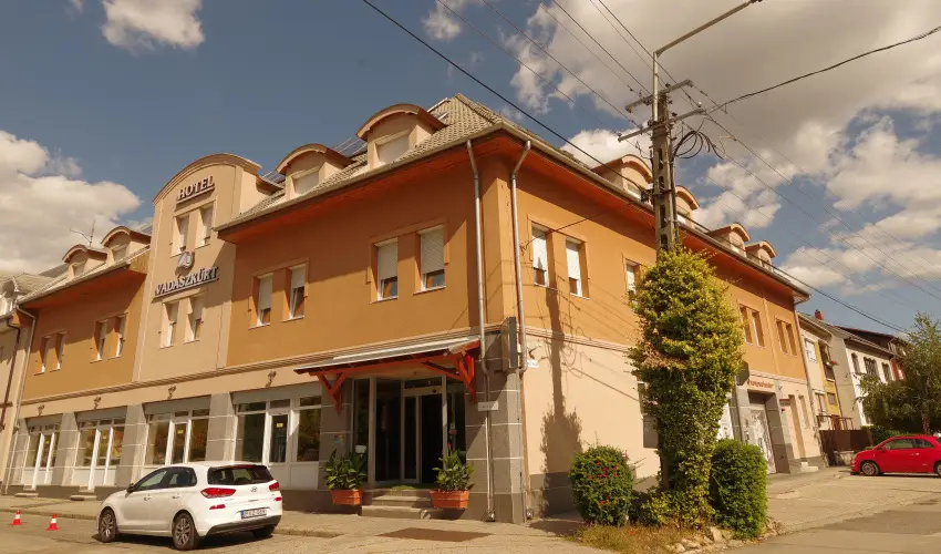 Hotel Vad�szk�rt Sz�kesfeh�rv�r - H�sv�t
