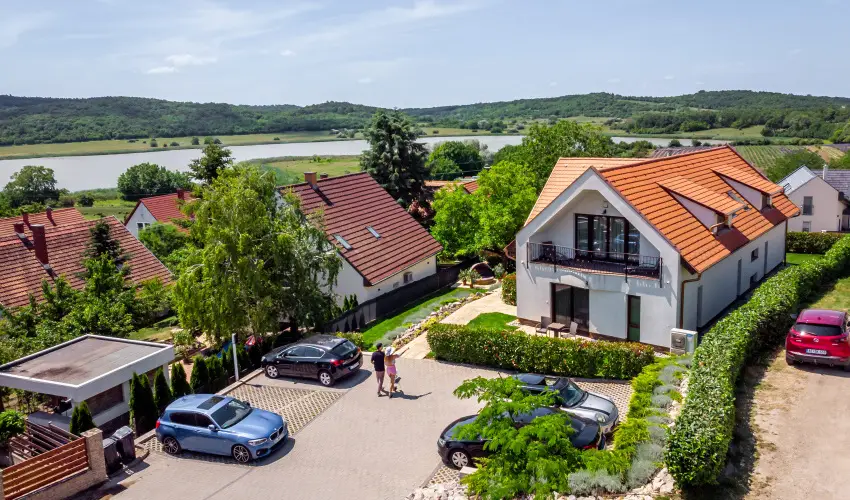 Pilger Vend�gh�z Tihany - H�sv�t (min. 2 �j)