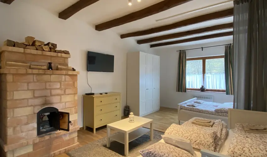 Pilis Lelke Vendghz Pilisszentllek - Hsvt (min. 2 j)