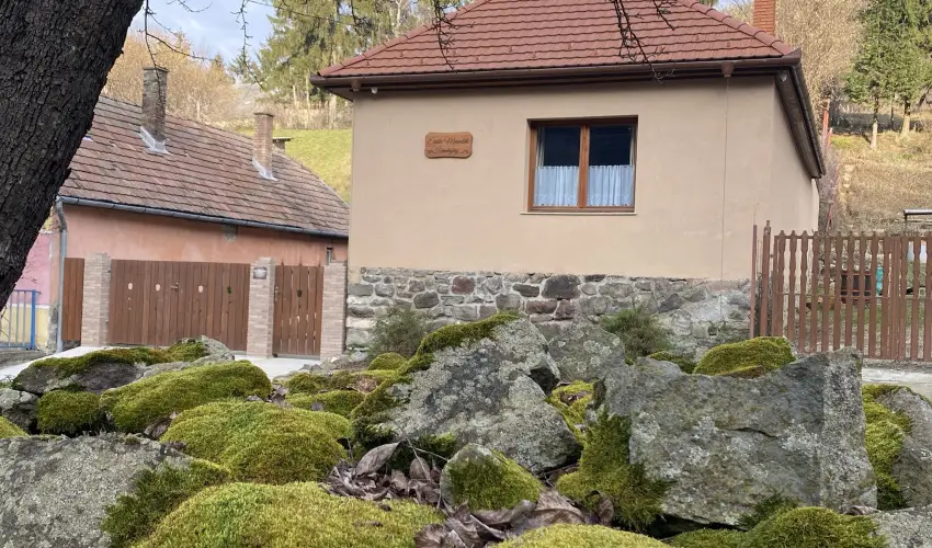 Pilis Lelke Vendghz Pilisszentllek - Hsvt (min. 2 j)