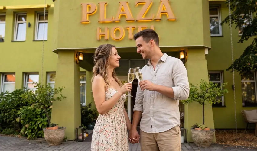 Pl�za Hotel Gyula Gyula - H�sv�t (min. 2 �j)