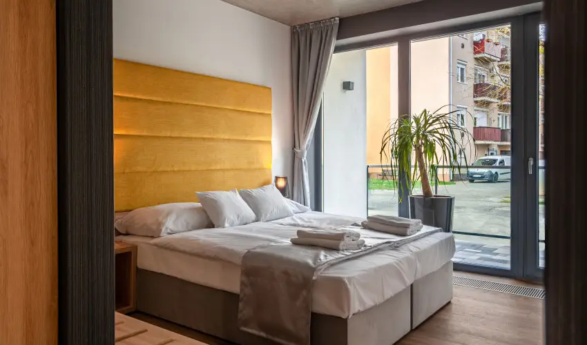 R31 Residence S�rv�r - H�sv�t (min. 2 �j)