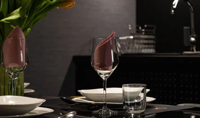 R31 Residence S�rv�r - H�sv�t (min. 2 �j)