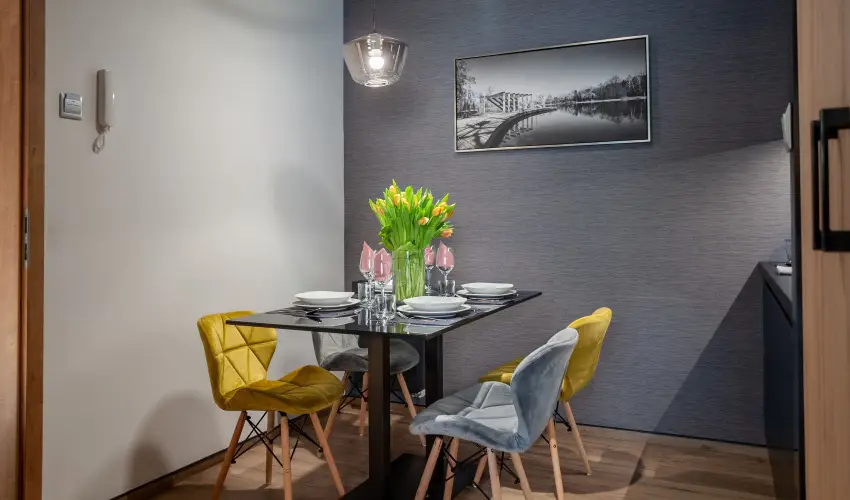 R31 Residence S�rv�r - H�sv�t (min. 2 �j)