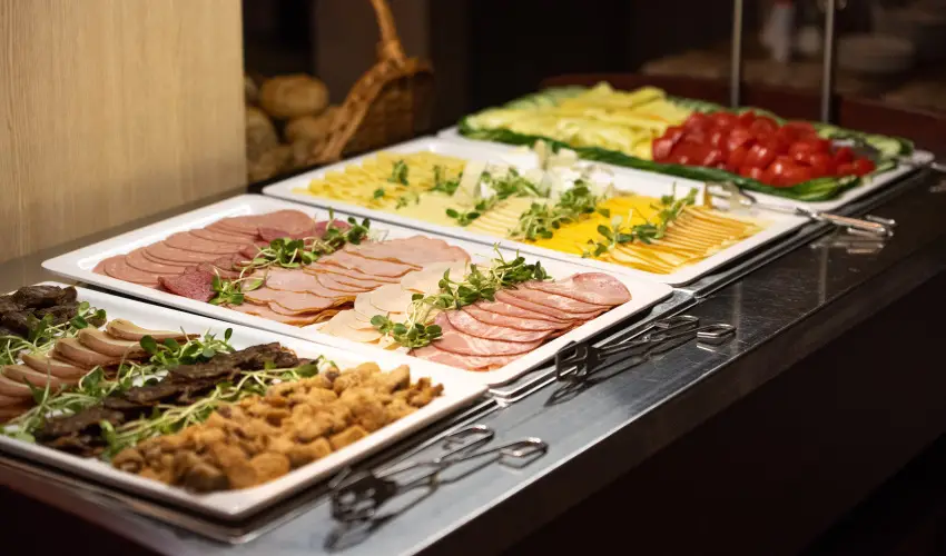 R31 Residence S�rv�r - H�sv�t (min. 2 �j)