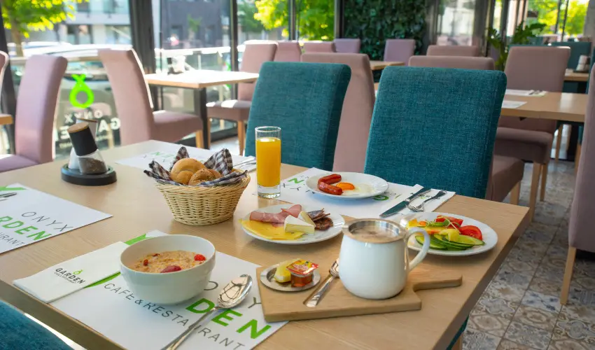 R31 Residence S�rv�r - H�sv�t (min. 2 �j)