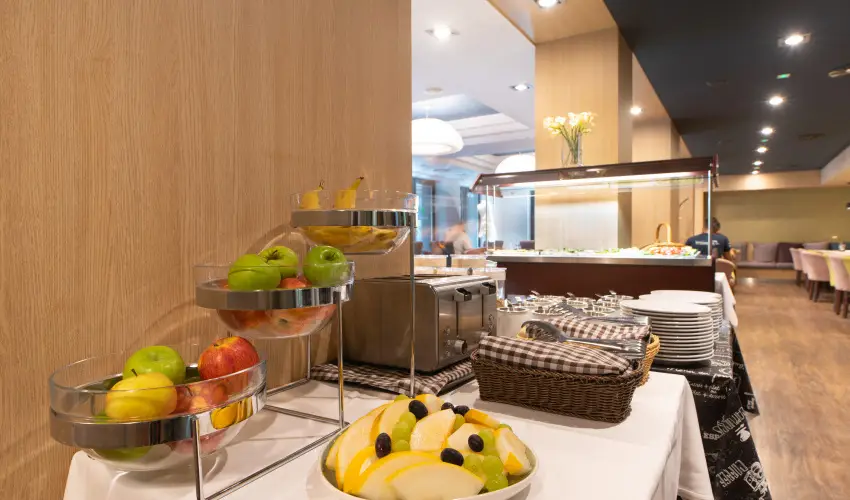 R31 Residence S�rv�r - H�sv�t (min. 2 �j)