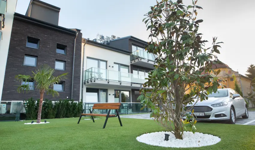 R31 Residence S�rv�r - H�sv�t (min. 2 �j)