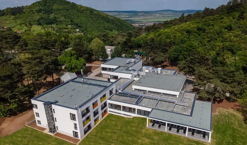 R�k�czi Hotel, T�bor �s Rendezv�nyk�zpont S�toralja�jhely - H�sv�t