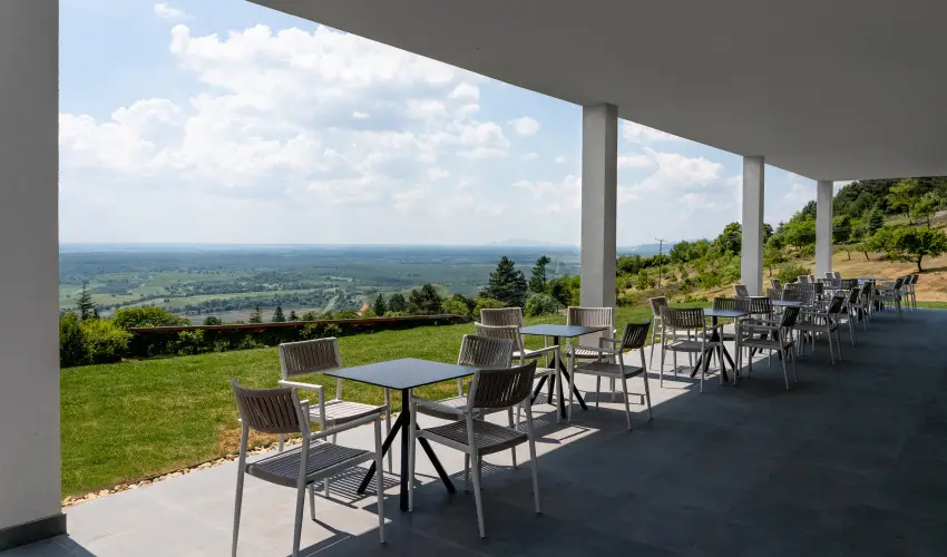 R�k�czi Hotel, T�bor �s Rendezv�nyk�zpont S�toralja�jhely - H�sv�t