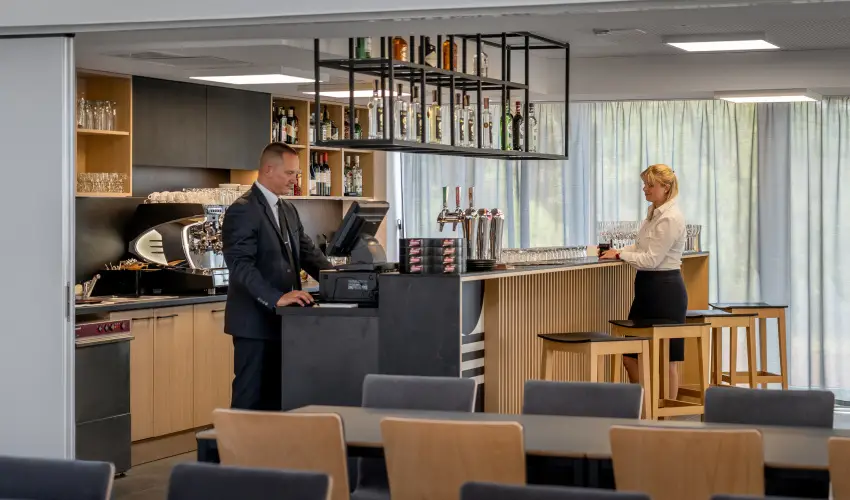 R�k�czi Hotel, T�bor �s Rendezv�nyk�zpont S�toralja�jhely - H�sv�t