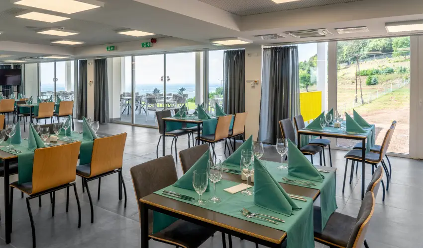 R�k�czi Hotel, T�bor �s Rendezv�nyk�zpont S�toralja�jhely - H�sv�t