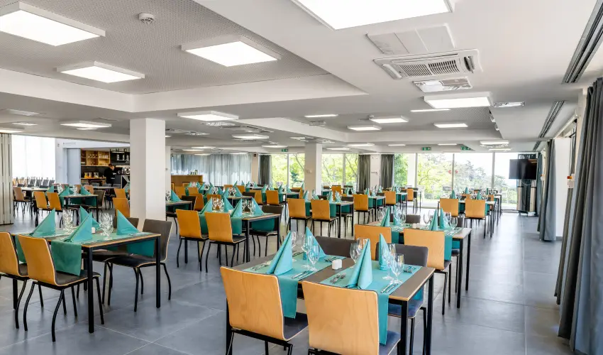 R�k�czi Hotel, T�bor �s Rendezv�nyk�zpont S�toralja�jhely - H�sv�t