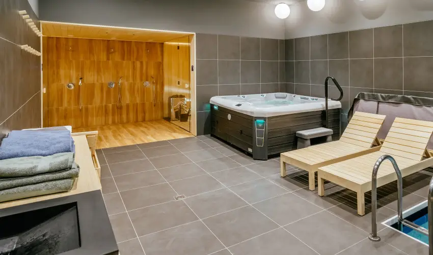 R�k�czi Hotel, T�bor �s Rendezv�nyk�zpont S�toralja�jhely - H�sv�t