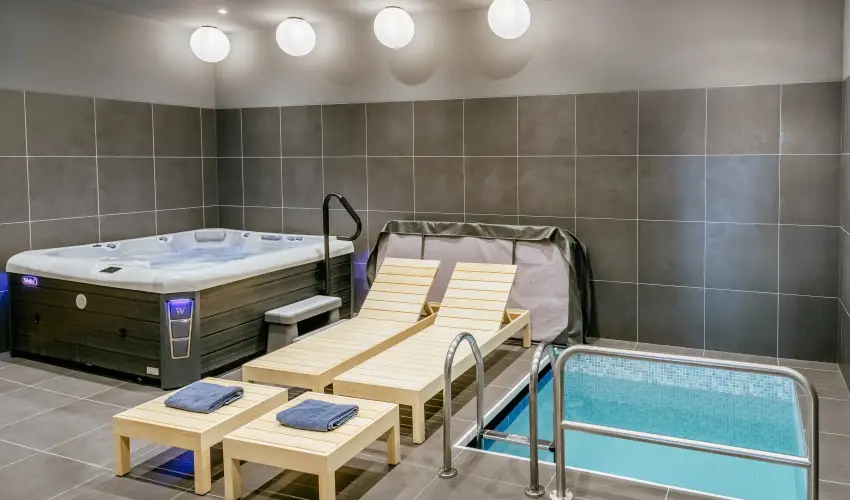 R�k�czi Hotel, T�bor �s Rendezv�nyk�zpont S�toralja�jhely - H�sv�t