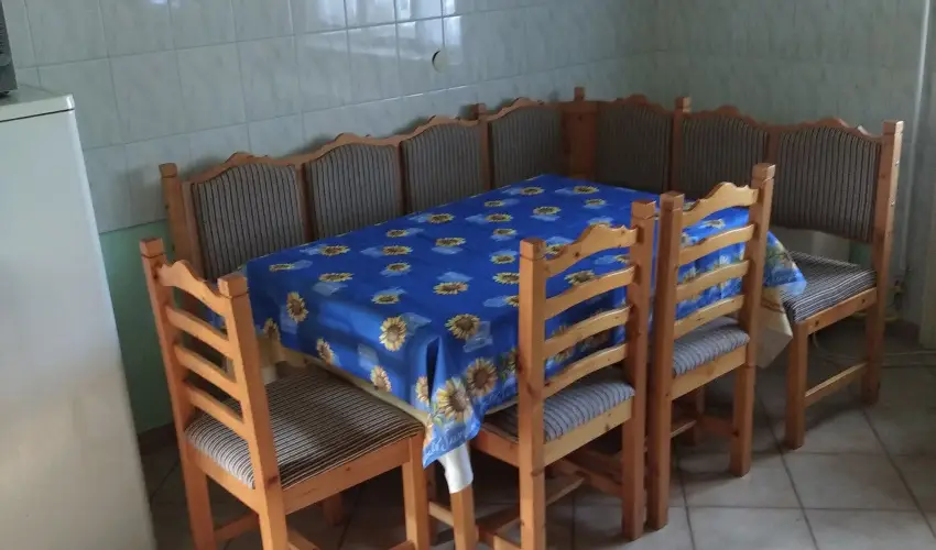 Rzsi Vendghz Mihlyhza - Hsvt (min. 2 j)