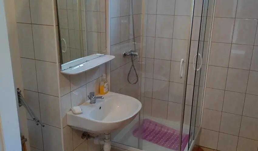 Rzsi Vendghz Mihlyhza - Hsvt (min. 2 j)