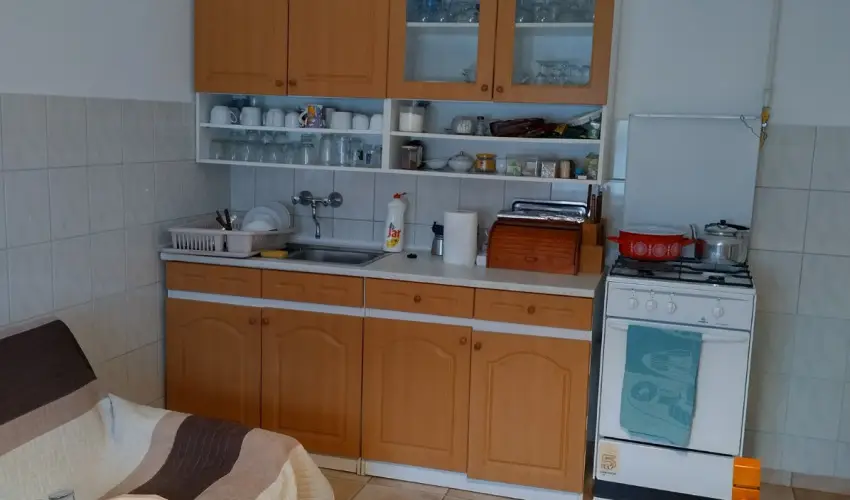 Rzsi Vendghz Mihlyhza - Hsvt (min. 2 j)