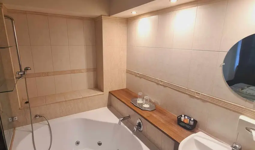 Salg Hotel Salgtarjn-Eresztvny - Hsvt