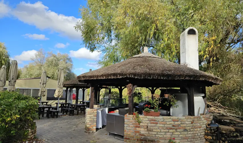 Sári Udvar Dunakiliti - Húsvét (min. 2 éj)