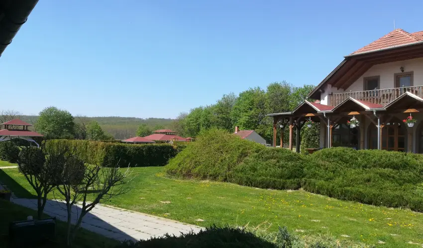 Sokor Fogad Sokorptka - Hsvti kavalkd (min. 3 j)