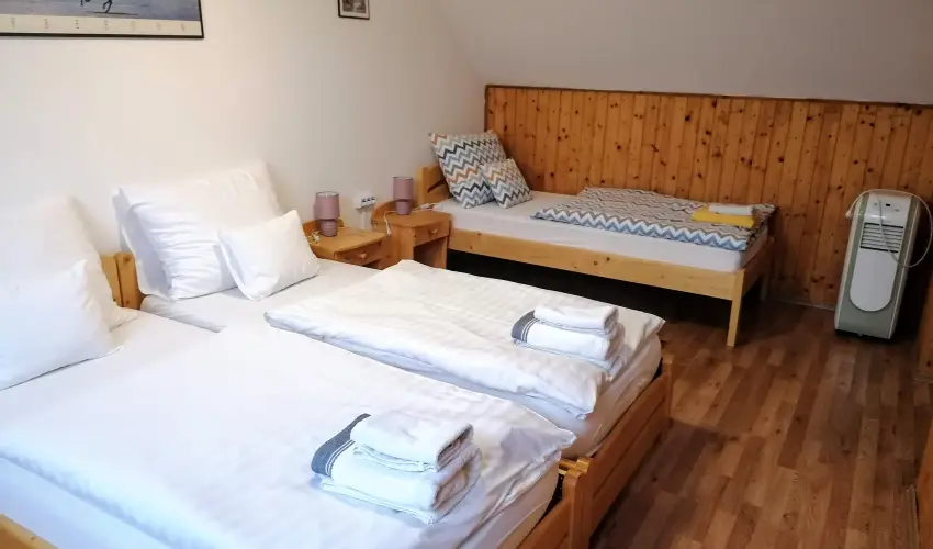 Sokor Fogad Sokorptka - Hsvti kavalkd (min. 3 j)