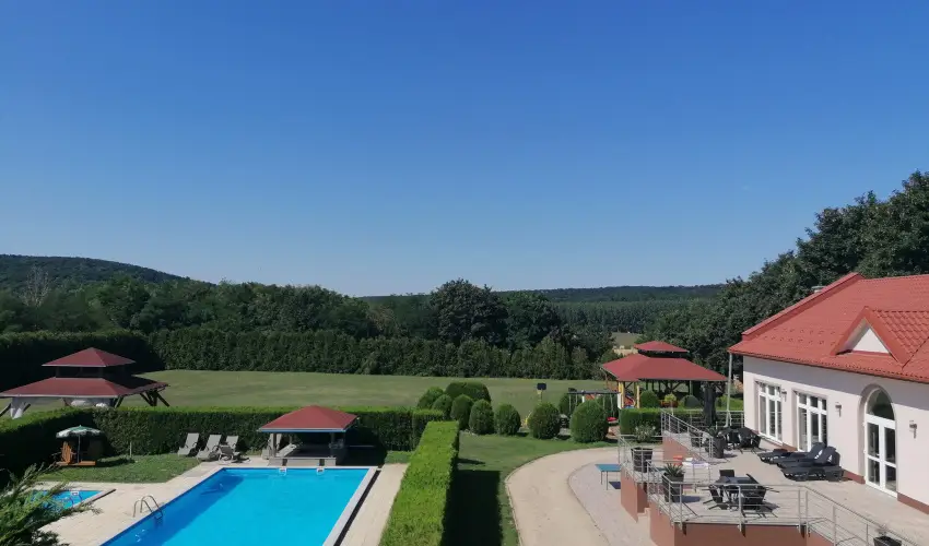 Sokor Fogad Sokorptka - Hsvti kavalkd (min. 3 j)