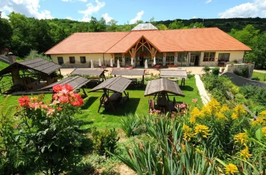 Somogy Kertje �d�l�falu �s �tterem - H�sv�t (min. 2 �j)