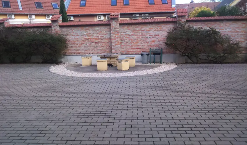 Szam�c�s Apartman Gyula - H�sv�t (min. 2 �j)