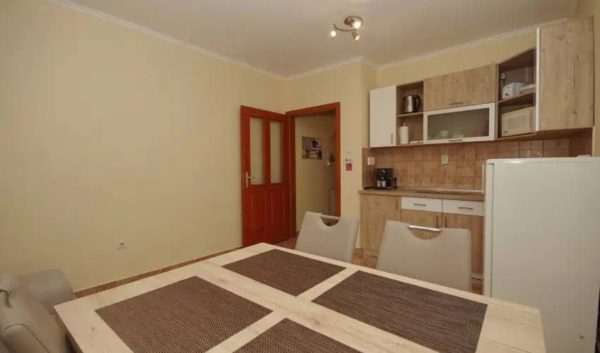 Szam�c�s Apartman Gyula - H�sv�t (min. 2 �j)
