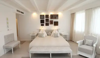 Sz�rcsa Hotel Sz�kesfeh�rv�r