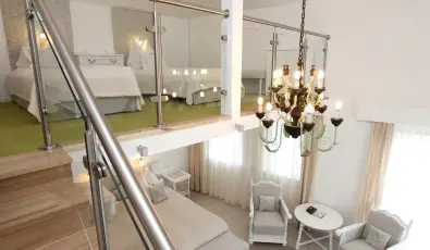 Sz�rcsa Hotel Sz�kesfeh�rv�r