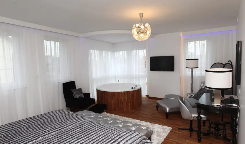 Sz�rcsa Hotel Sz�kesfeh�rv�r - H�sv�t (min. 3 �j)