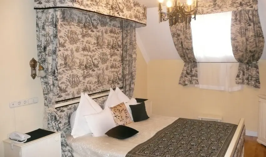 Sz�rcsa Hotel Sz�kesfeh�rv�r - H�sv�t (min. 3 �j)