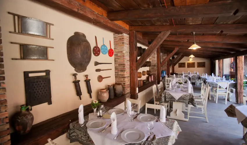 Sz�rcsa Hotel Sz�kesfeh�rv�r - H�sv�t (min. 3 �j)