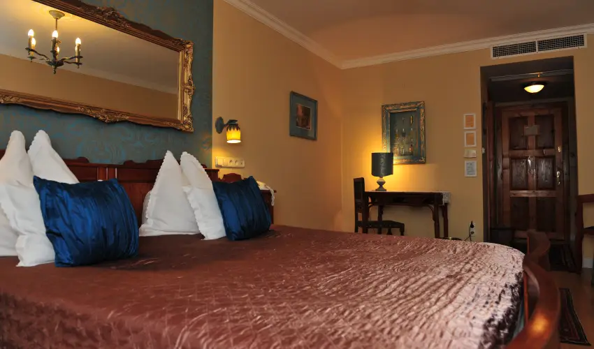 Sz�rcsa Hotel Sz�kesfeh�rv�r - H�sv�t (min. 3 �j)