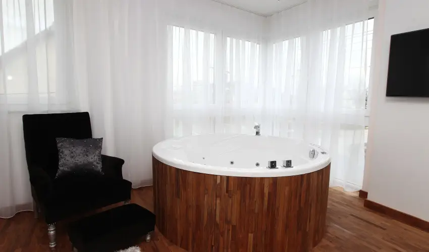 Sz�rcsa Hotel Sz�kesfeh�rv�r - H�sv�t (min. 3 �j)