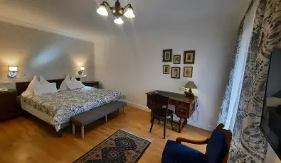 Sz�rcsa Hotel Sz�kesfeh�rv�r